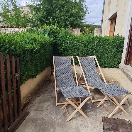 Charme Et Authenticite : 6 Pers, Renove, Jardin, Proche Commerces Et Randonnees - Fr-1-585-86 Mauvages