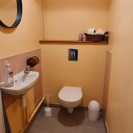 Nyaraló Charme Et Authenticite : 6 Pers, Renove, Jardin, Proche Commerces Et Randonnees - Fr-1-585-86 *