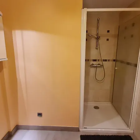 Charme Et Authenticite : 6 Pers, Renove, Jardin, Proche Commerces Et Randonnees - Fr-1-585-86 *