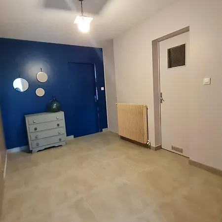 Charme Et Authenticite : 6 Pers, Renove, Jardin, Proche Commerces Et Randonnees - Fr-1-585-86